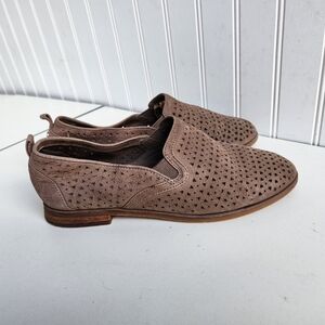 Nurture Shoes Womens 5.5 M Perforated Slip On Flats Comfort Blue Leather Slip On